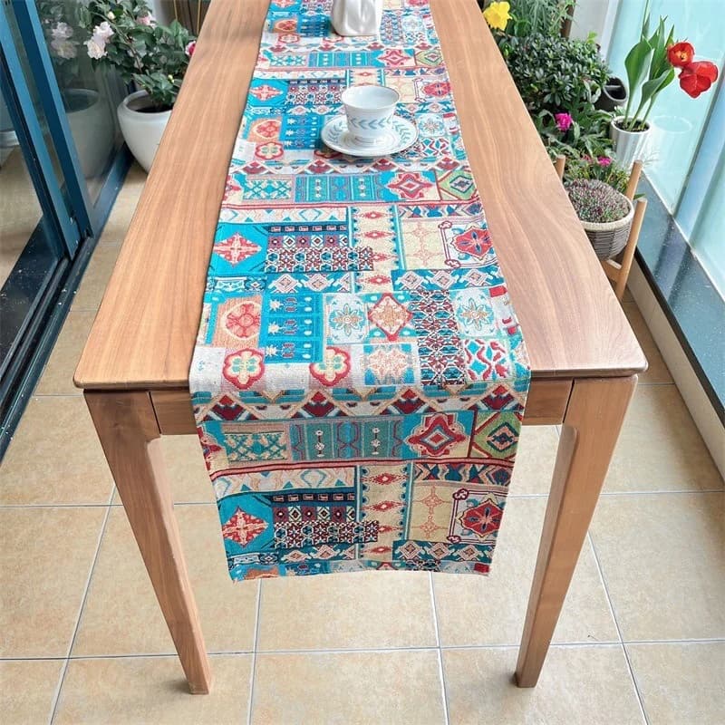 Boho stolnjak s retro cvjetnim dekorativnim uzorkom